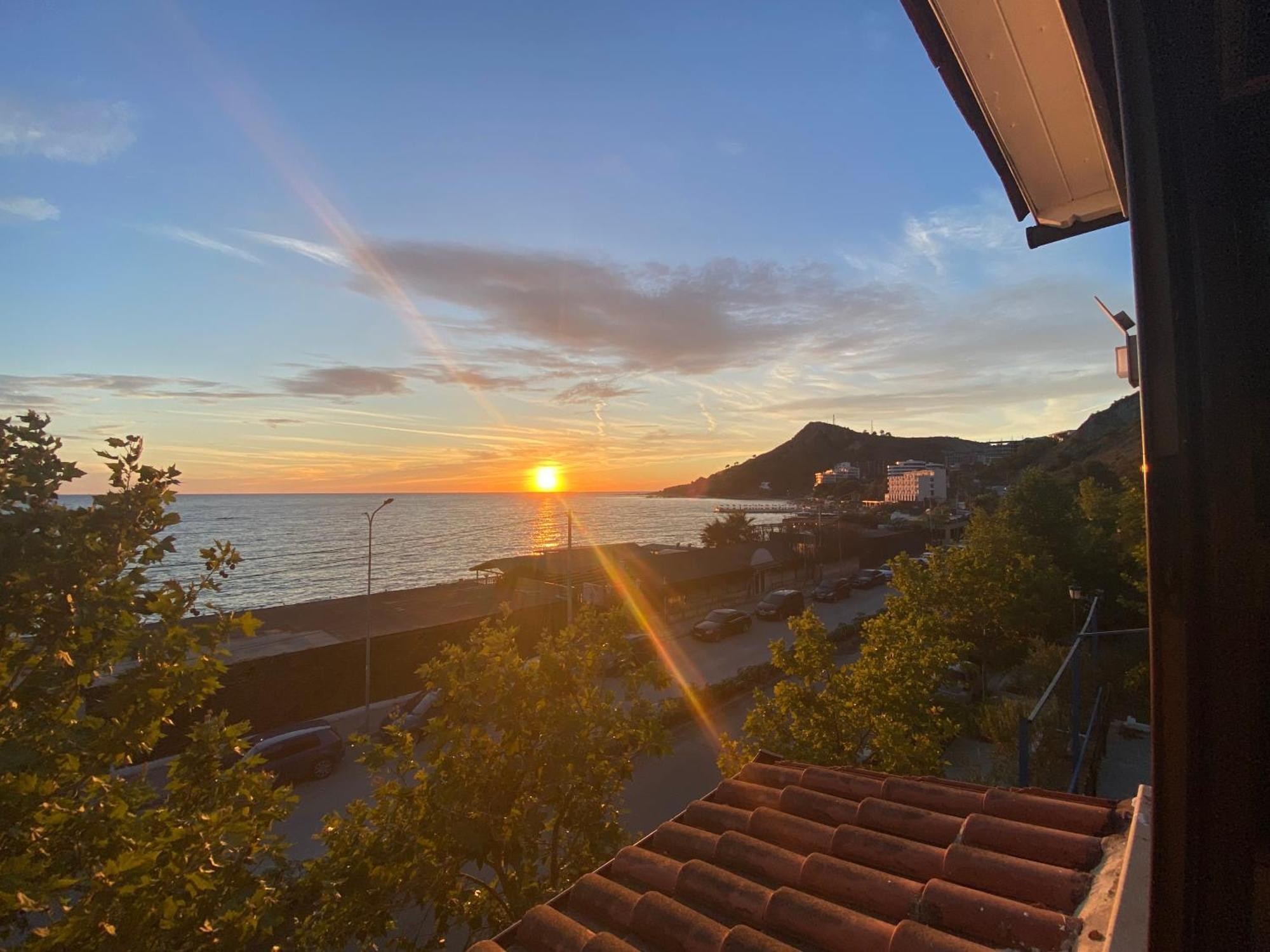 Tramonto Hotel Durres Exterior photo